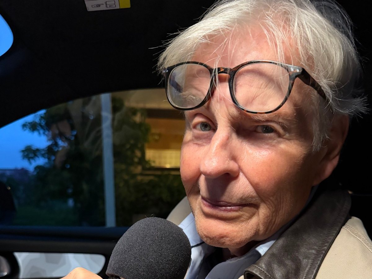 Plan B: Tom Mathisen med mikrofonen i bilen på vei til Herr Nilsen.