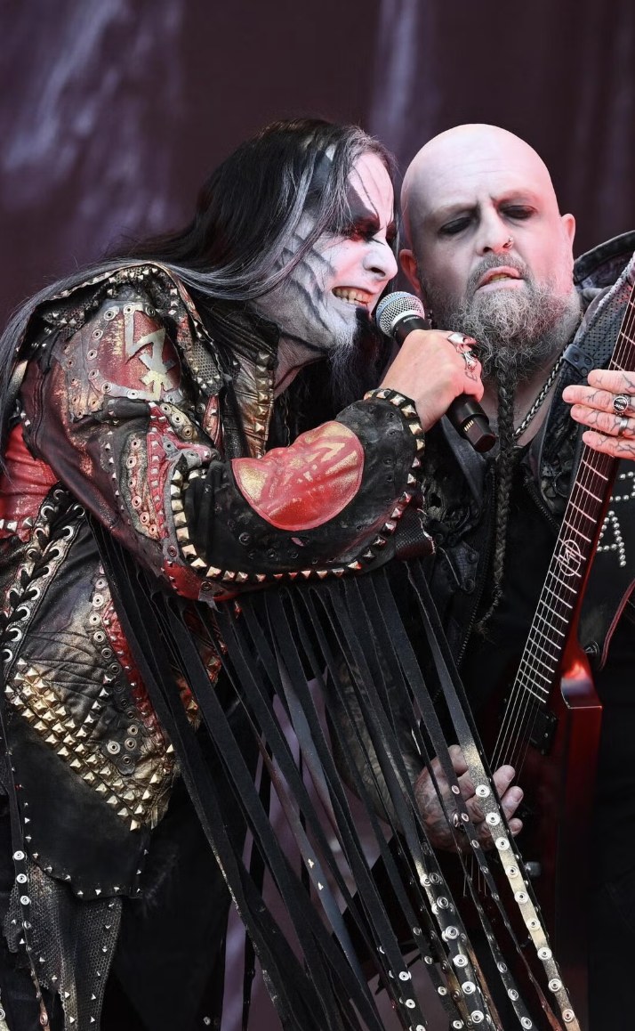 Shagrath i full mundur med Dimmu Borgir.